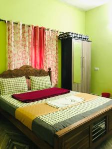 Postel nebo postele na pokoji v ubytování Zicilys Garden homestay with pool + 26 fotografií