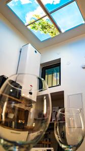 Cuisine ou kitchenette dans l'établissement Les suites du castillet