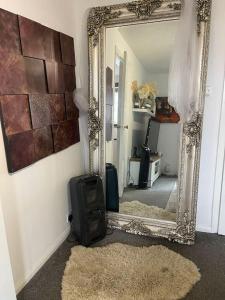 Ảnh trong thư viện ảnh của Private apt close to train station ở London