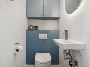 Koupelna v ubytování Holiday Home Simon - 1km from the sea by Interhome