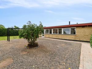Zahrada ubytování Holiday Home Simon - 1km from the sea by Interhome