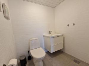 Koupelna v ubytování Apartment Thorgot - 3km from the sea by Interhome + 21 fotografií