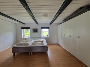 Postel nebo postele na pokoji v ubytování Apartment Thorgot - 3km from the sea by Interhome