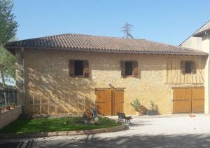 Tòa nhà nơi căn hộ tọa lạc