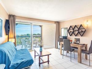 Χώρος καθιστικού στο Apartment Les Marines-15 by Interhome