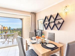 Μπαλκόνι ή βεράντα στο Apartment Les Marines-15 by Interhome +27 φωτογραφίες