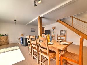 Χώρος καθιστικού στο Holiday Home La Picotelle by Interhome