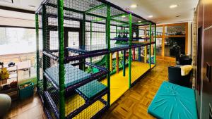 Palanda nebo palandy na pokoji v ubytování Hotel CROCUS