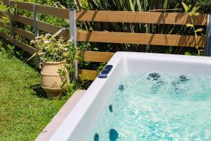 Fotografia z galérie ubytovania Artemisia Villa with Outdoor Hot Tub, Sani Luxury Villas collection v destinácii Pláž Sani