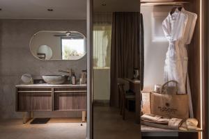 Ванная комната в Elounda Infinity Exclusive Resort & Spa - Adults Only