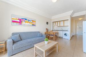 Apartamentos ORLANDO en Costa Adeje的休息区