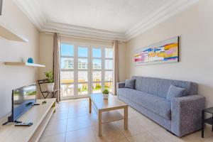 Apartamentos ORLANDO en Costa Adeje的休息区