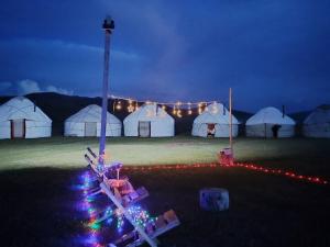 Fotografie z fotogalerie ubytování Zalkar Yurt Camp v destinaci Song-Kul
