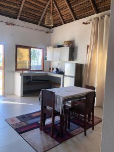 Kuchyň nebo kuchyňský kout v ubytování Kategha Beach Guesthouse