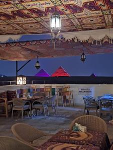 Restaurace v ubytování Atlantis Pyramids Inn