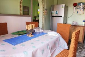 Ojas Home Bharatpur - 奥贾斯之家巴拉特普尔的厨房或小厨房