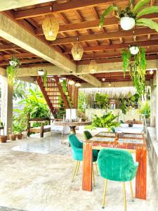Restaurace v ubytování Bintana sa Paraiso Binunsaran + 37 fotografií