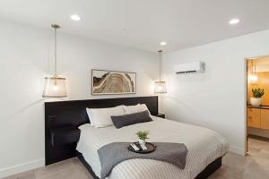 Postel nebo postele na pokoji v ubytování Zion Lofts Unit 4