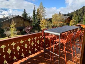 Fotografie z fotogalerie ubytování Magnifique chalet appartement à Villars, vue sur les alpes v destinaci Villars-sur-Ollon