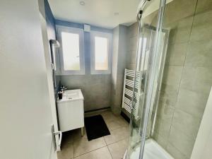 Gallery image of Le Canoe - Disney- CDG - Paris in Vaires-sur-Marne