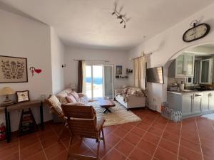 Dapur atau dapur kecil di Lighthouse View Maisonette