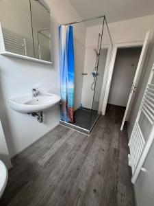 Vannituba majutusasutuses Idyllische Küstenwohnung nahe Bontekai