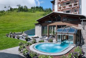 Bazén v ubytování Hotel Wulfenia 4S - Adults Only nebo v jeho okolí