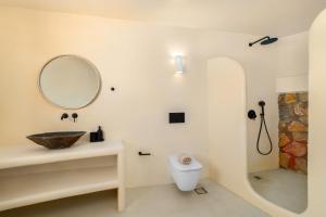 Vannituba majutusasutuses Eolithos Exclusive Suites