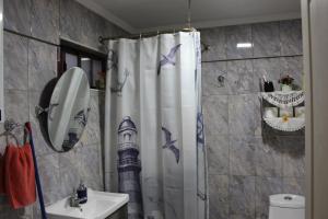 Um banheiro em Hostal Familiar S&G