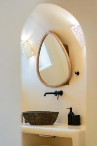 Foto sihtkohas Éxo Goniá asuva majutusasutuse Eolithos Exclusive Suites galeriist