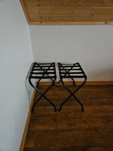 Afbeelding uit fotogalerij van Carriage House - 2 suites- HIKE & REST - EV plug in Golden