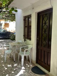 Patio nebo venkovní prostory v ubytování ASTAKOS apartments Budva