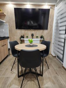 Kuchyňa alebo kuchynka v ubytovaní Studio Planinski san Divčibare