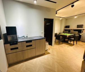 Kuchyň nebo kuchyňský kout v ubytování Tai Dong Jin Kuai Homestay