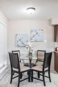 Χώρος καθιστικού στο Frisco Elegance Retreat