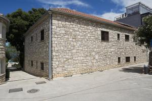 Gallery image of Seaside Apartments in Supetar