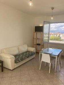 TV a/nebo společenská místnost v ubytování S a f e t y House Treviglio Milano