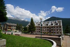 En generel udsigt til bjerge eller udsigt til bjerge taget fra lejligheden