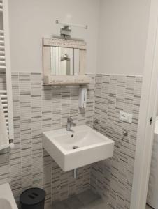 Ένα μπάνιο στο Nuvole e Rondini +19 φωτογραφίες