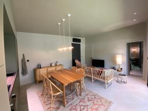 Et tv og/eller underholdning på Lisière du Lac - 100m du Lac