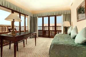 Posezení v ubytování Cairo World Trade Center Hotel & Residences