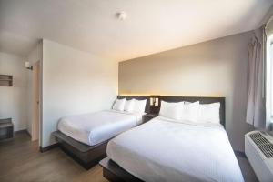 Postel nebo postele na pokoji v ubytování Motel 6-Del Rio, TX