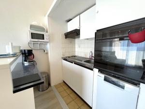 Gallery image of Appartement T3 Climatisé avec Terrasse - Proche Crique, Parking Privé, Idéal Famille - FR-1-309-209 in Banyuls-sur-Mer +8 photos