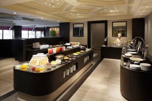 Comida no hotel ou em algum lugar perto