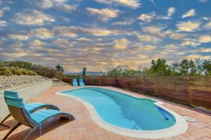 Bazén v ubytování Avoyer One Bedroom Guesthouse - La Mesa nebo v jeho okolí