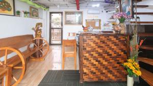 Galería fotográfica de RedDoorz at GaDi Hotel San Jose del Monte City en Mangangpico