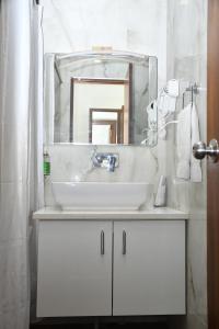Koupelna v ubytování Hotel Le Halcyon Kasauli