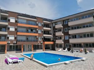 Galeriebild der Unterkunft Kristi Lux NEW 1-bedroom apartment with Pool, Balcony and FREE Parking in Veliko Gradište