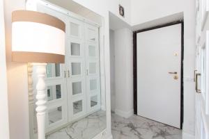 Bagno di La Finestra Sul Mare Central Apartment Vista mare