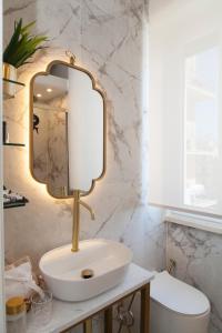 Bagno di La Finestra Sul Mare Central Apartment Vista mare
